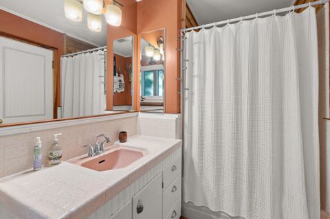 Tiny photo for 1341 NW Washington Boulevard, Grants Pass, OR 97526 (MLS # 220220003)