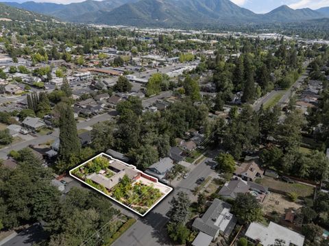 Tiny photo for 1341 NW Washington Boulevard, Grants Pass, OR 97526 (MLS # 220220003)