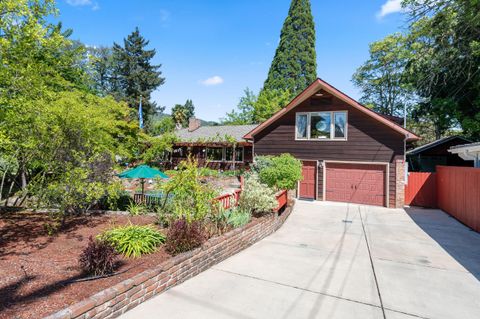 Tiny photo for 1341 NW Washington Boulevard, Grants Pass, OR 97526 (MLS # 220220003)