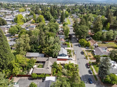 Tiny photo for 1341 NW Washington Boulevard, Grants Pass, OR 97526 (MLS # 220220003)