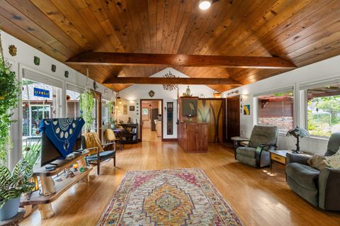 Tiny photo for 1341 NW Washington Boulevard, Grants Pass, OR 97526 (MLS # 220220003)