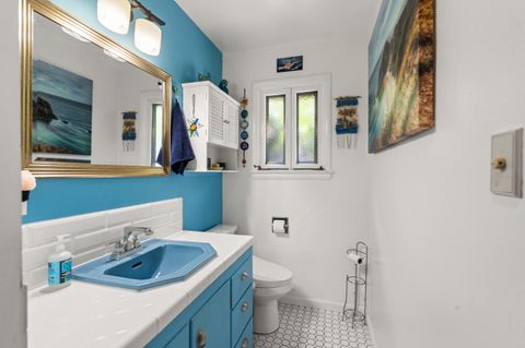 Tiny photo for 1341 NW Washington Boulevard, Grants Pass, OR 97526 (MLS # 220220003)