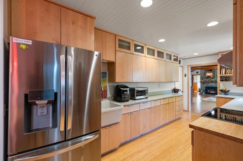 Tiny photo for 1341 NW Washington Boulevard, Grants Pass, OR 97526 (MLS # 220220003)