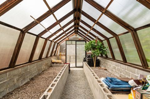 Tiny photo for 1341 NW Washington Boulevard, Grants Pass, OR 97526 (MLS # 220220003)