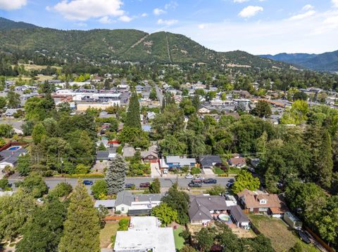 Tiny photo for 1341 NW Washington Boulevard, Grants Pass, OR 97526 (MLS # 220220003)