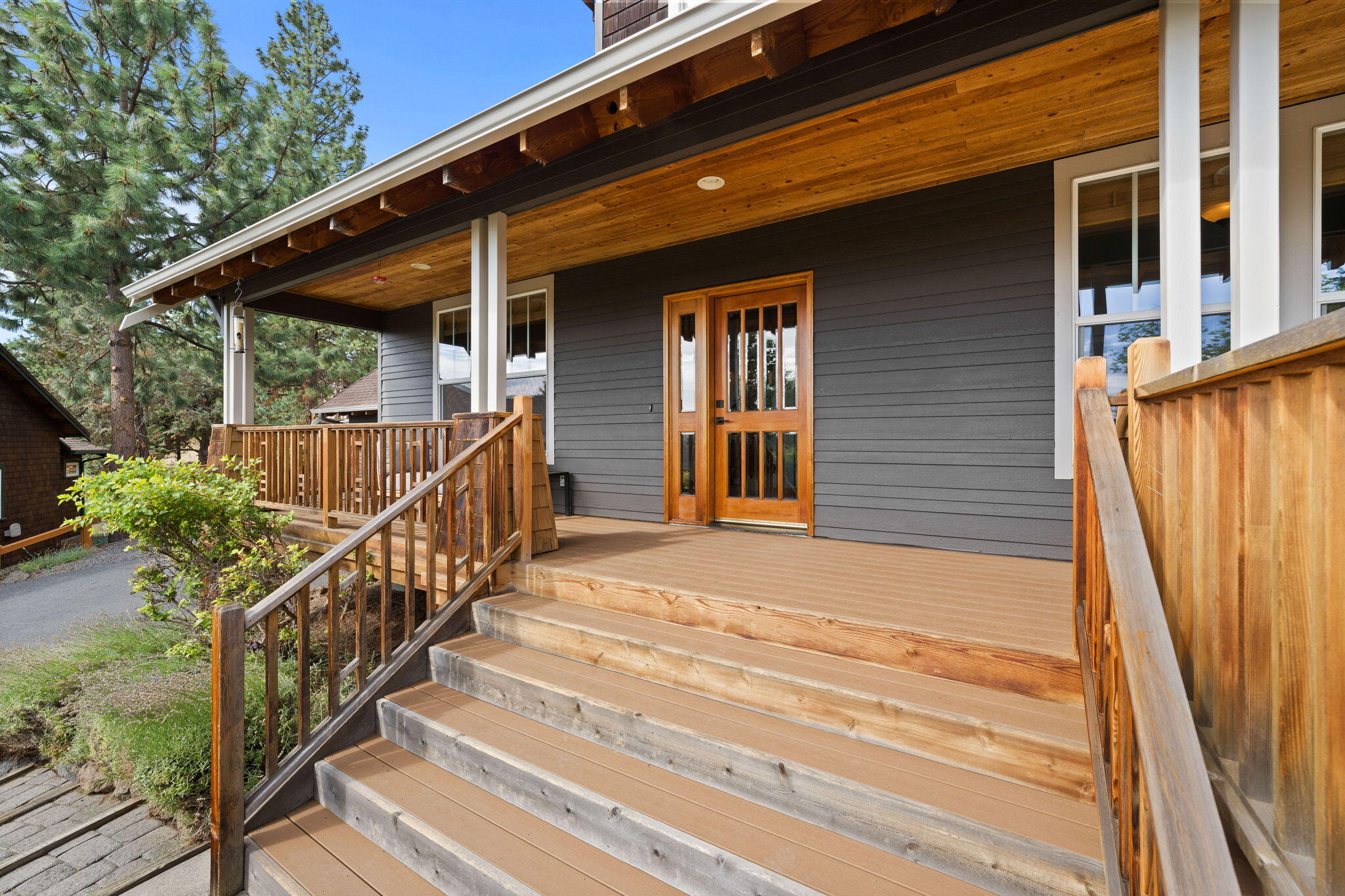 651 NW Morelock Court