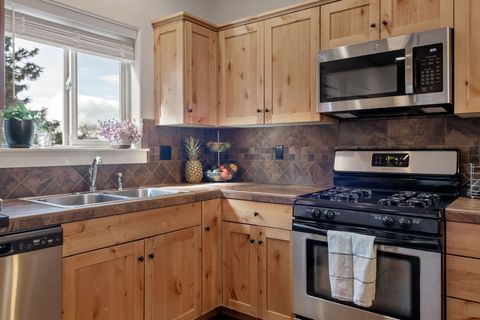 Tiny photo for 62761 Hawkview Road, Bend, OR 97701 (MLS # 220217048)