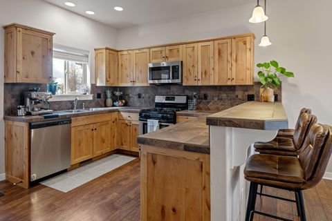 Tiny photo for 62761 Hawkview Road, Bend, OR 97701 (MLS # 220217048)