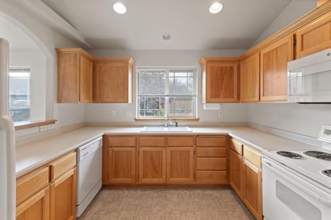 Tiny photo for 930 Schaefers Lane, Grants Pass, OR 97526 (MLS # 220211478)