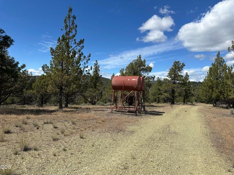 Tiny photo for 4705 NE Wittmer RD, Prineville, OR 97754 (MLS # 220223091)