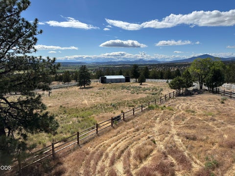 Tiny photo for 4705 NE Wittmer RD, Prineville, OR 97754 (MLS # 220223091)