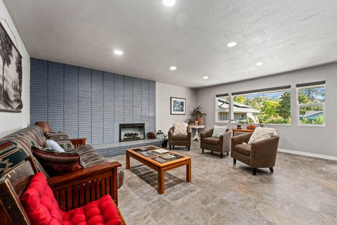 Tiny photo for 740 NW Kinney Street, Grants Pass, OR 97526 (MLS # 220210650)