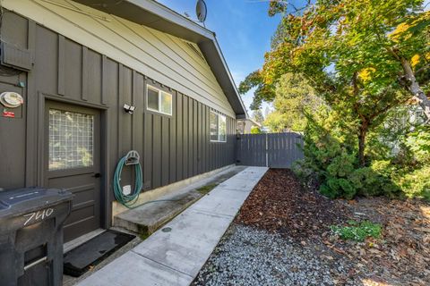 Tiny photo for 740 NW Kinney Street, Grants Pass, OR 97526 (MLS # 220210650)