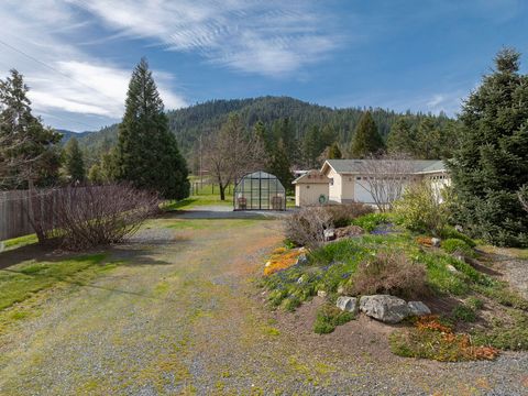 Tiny photo for 15902 Water Gap Road, Williams, OR 97544 (MLS # 220217607)