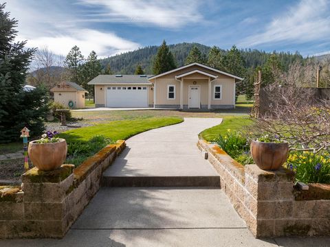 Tiny photo for 15902 Water Gap Road, Williams, OR 97544 (MLS # 220217607)