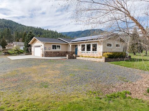 Tiny photo for 15902 Water Gap Road, Williams, OR 97544 (MLS # 220217607)