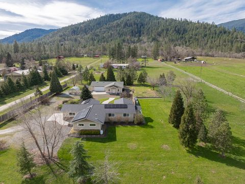 Photo of 15902 Water Gap Road, Williams, OR 97544 (MLS # 220217607)