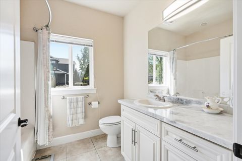 Tiny photo for 3633 Harbrooke Road, Medford, OR 97504 (MLS # 220219772)