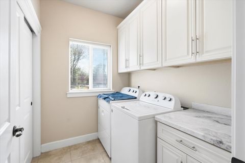 Tiny photo for 3633 Harbrooke Road, Medford, OR 97504 (MLS # 220219772)