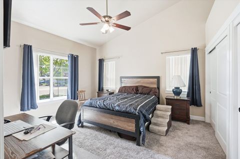 Tiny photo for 3633 Harbrooke Road, Medford, OR 97504 (MLS # 220219772)