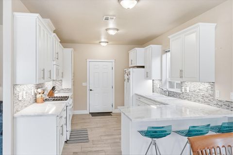 Tiny photo for 3633 Harbrooke Road, Medford, OR 97504 (MLS # 220219772)
