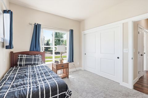 Tiny photo for 3633 Harbrooke Road, Medford, OR 97504 (MLS # 220219772)