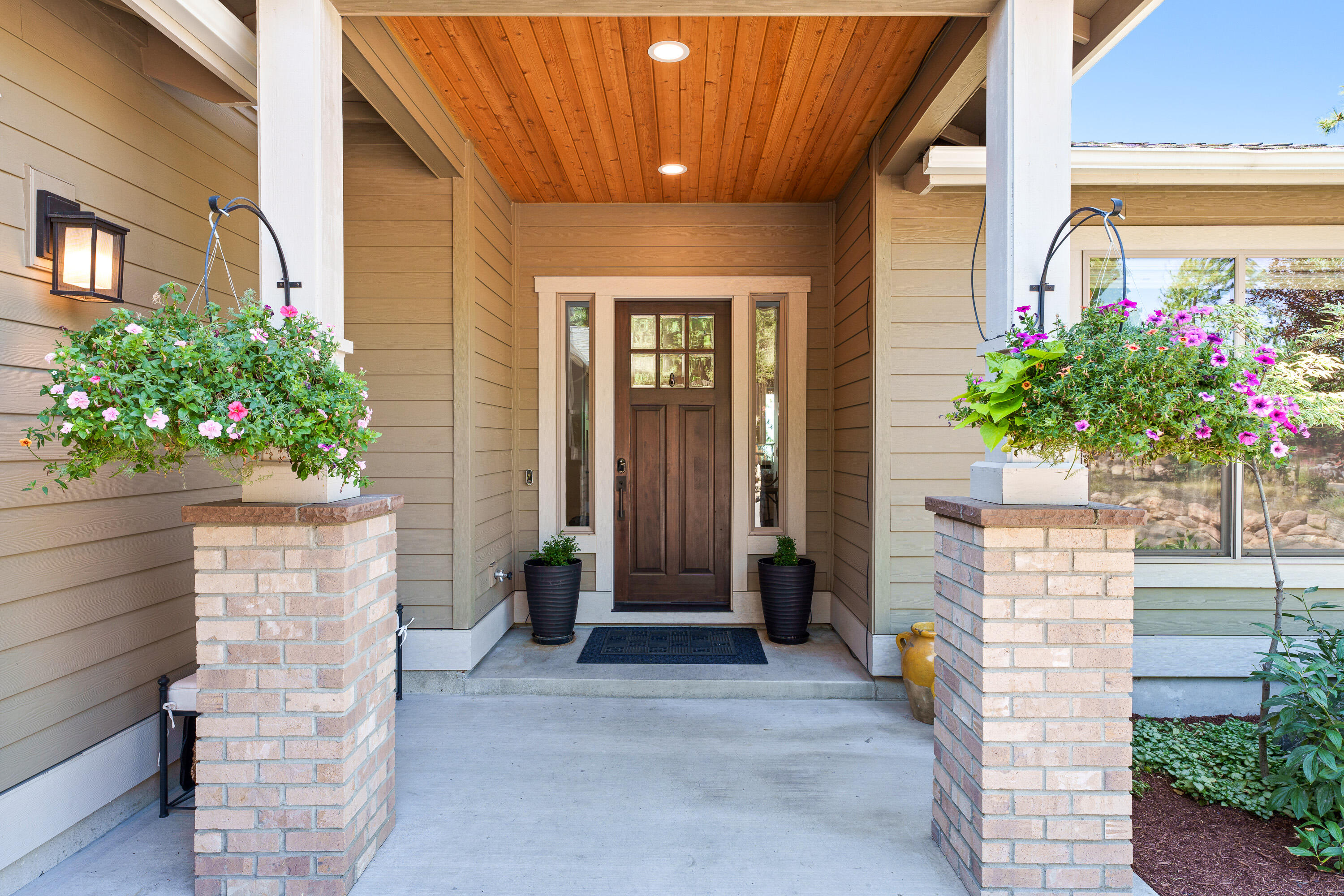 2005 NW Glassow Drive