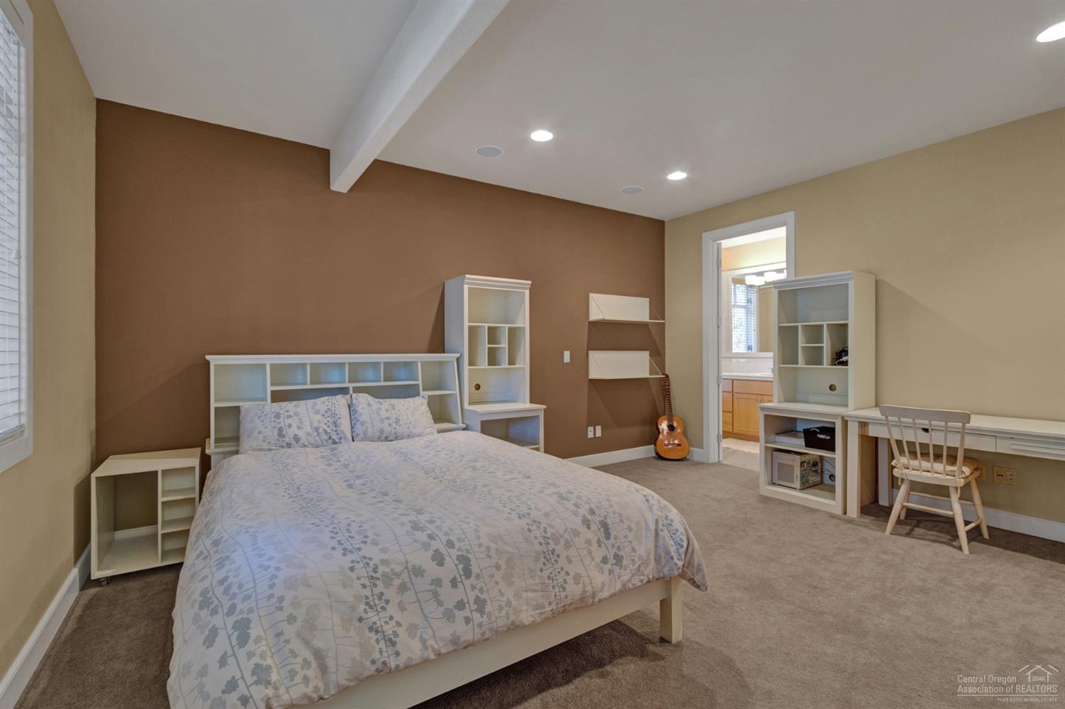 Skyliner Summit - Residential