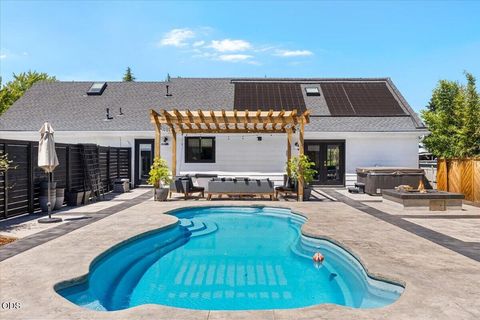 Tiny photo for 421 Silverado Circle, Medford, OR 97504 (MLS # 220223964)