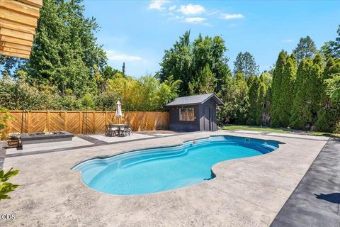 Tiny photo for 421 Silverado Circle, Medford, OR 97504 (MLS # 220223964)