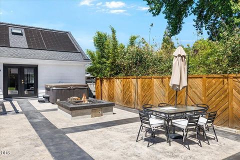 Tiny photo for 421 Silverado Circle, Medford, OR 97504 (MLS # 220223964)