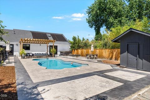Tiny photo for 421 Silverado Circle, Medford, OR 97504 (MLS # 220223964)