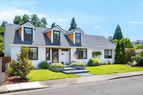 Tiny photo for 421 Silverado Circle, Medford, OR 97504 (MLS # 220223964)