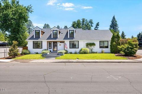 Tiny photo for 421 Silverado Circle, Medford, OR 97504 (MLS # 220223964)