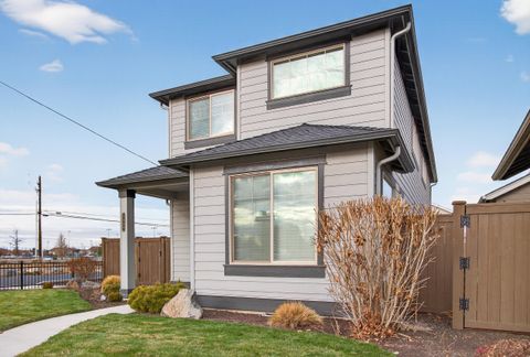 Tiny photo for 3899 SW Coyote Place, Redmond, OR 97756 (MLS # 220212594)