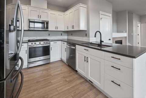 Tiny photo for 3899 SW Coyote Place, Redmond, OR 97756 (MLS # 220212594)