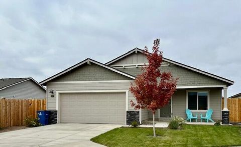 3395 NW 11th Court Redmond OR 97756