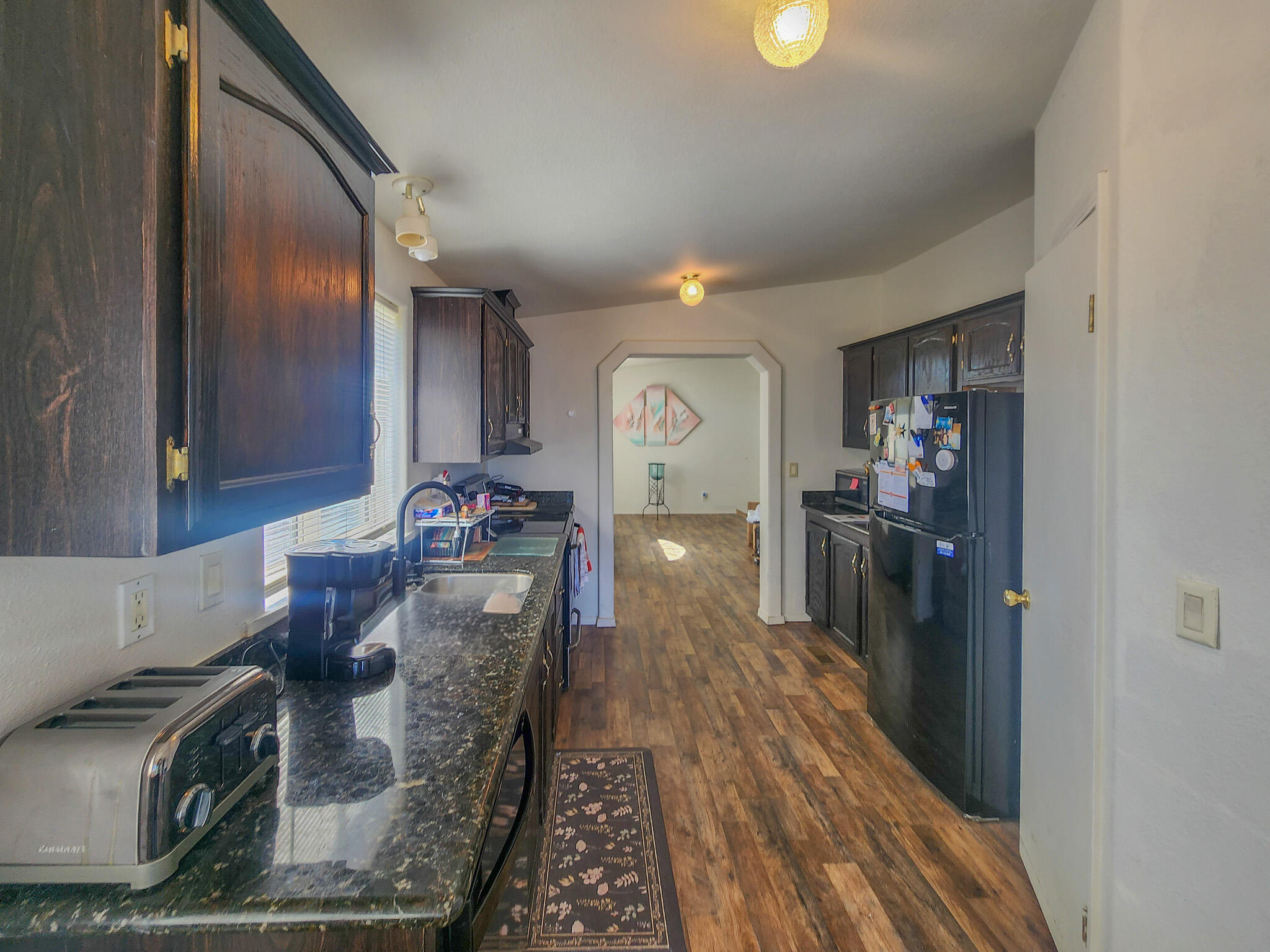 4729 S Pacific Hwy 35