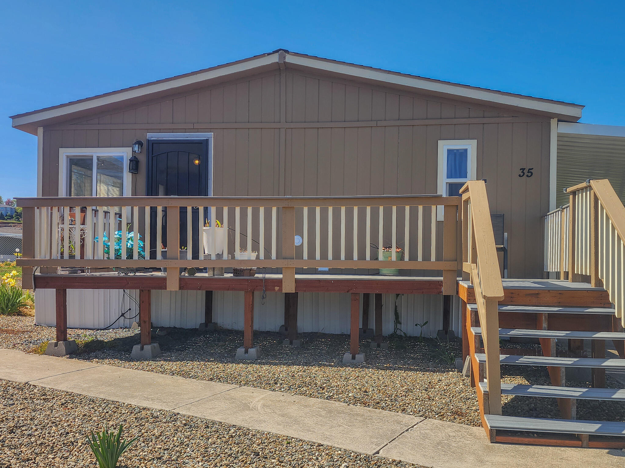 4729 S Pacific Hwy 35