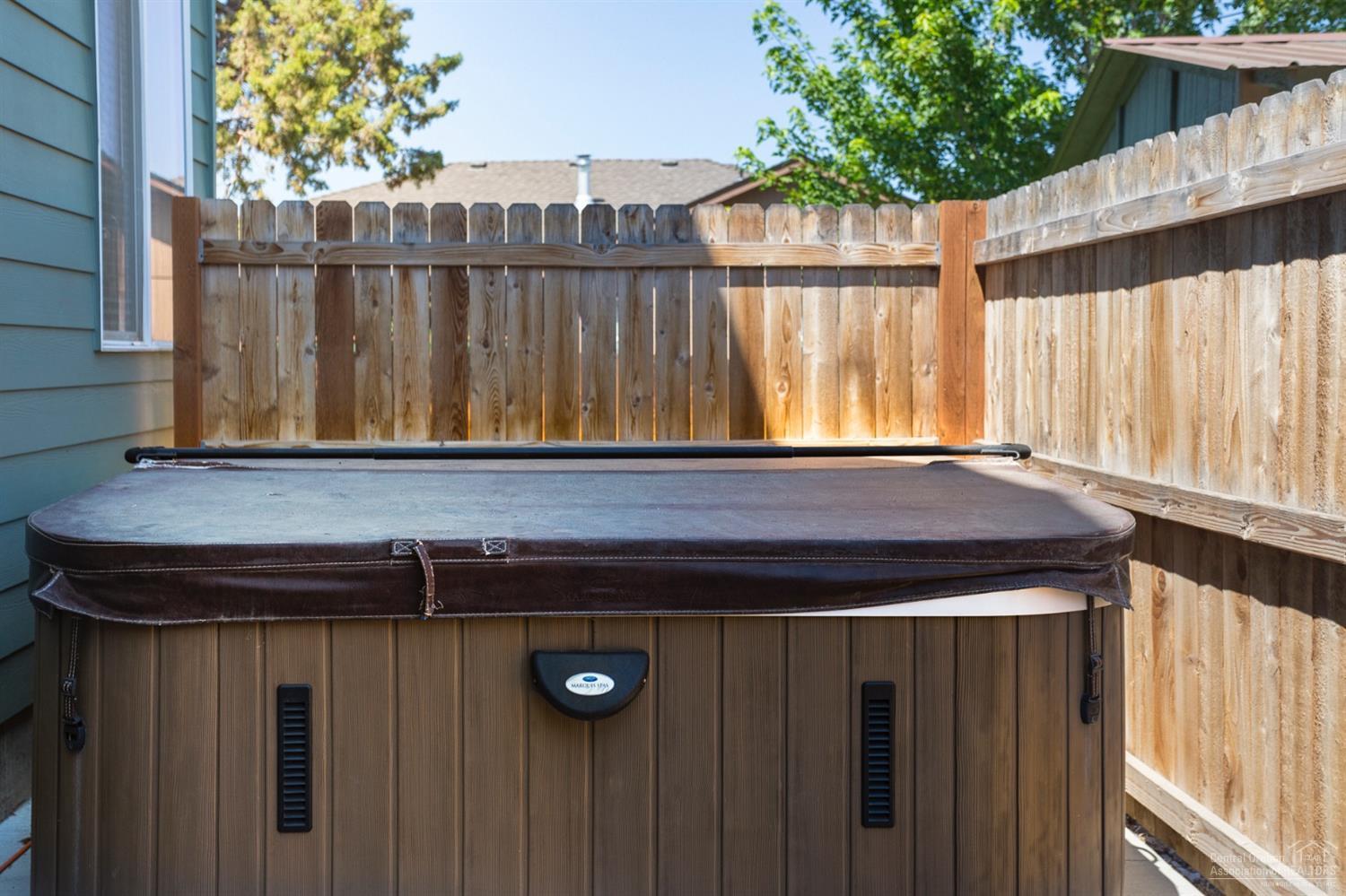 Ni Lah Sha Village - Residential