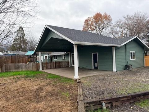 Tiny photo for 112 Diane Drive, Grants Pass, OR 97526 (MLS # 220213047)