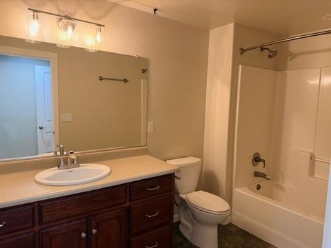 Tiny photo for 112 Diane Drive, Grants Pass, OR 97526 (MLS # 220213047)