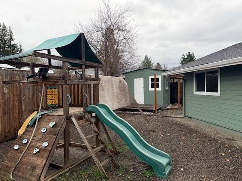 Tiny photo for 112 Diane Drive, Grants Pass, OR 97526 (MLS # 220213047)