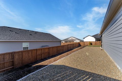 Tiny photo for 3265 Broken Top Way, Medford, OR 97504 (MLS # 220214265)