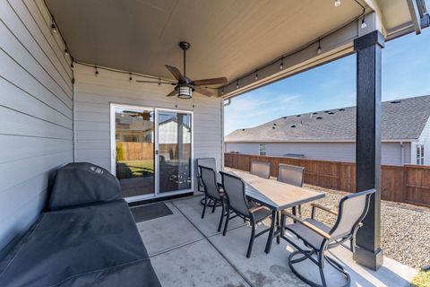 Tiny photo for 3265 Broken Top Way, Medford, OR 97504 (MLS # 220214265)