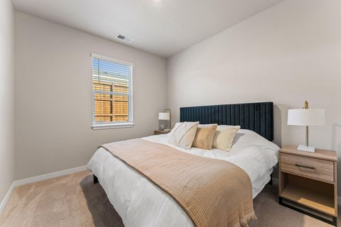 Tiny photo for 3265 Broken Top Way, Medford, OR 97504 (MLS # 220214265)