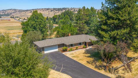 Photo of 5210 Mason Lane, Klamath Falls, OR 97601 (MLS # 220226707)