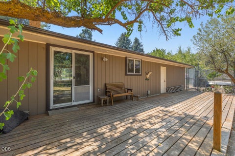 Tiny photo for 5210 Mason Lane, Klamath Falls, OR 97601 (MLS # 220226707)