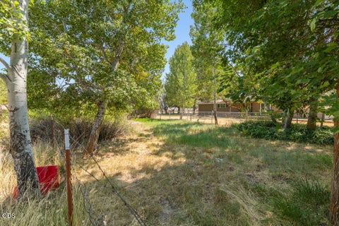 Tiny photo for 5210 Mason Lane, Klamath Falls, OR 97601 (MLS # 220226707)