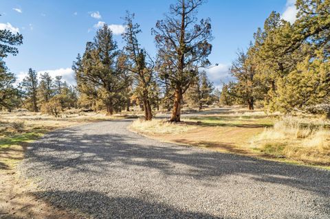 Tiny photo for 15901 SW Frog Court, Terrebonne, OR 97760 (MLS # 220213176)